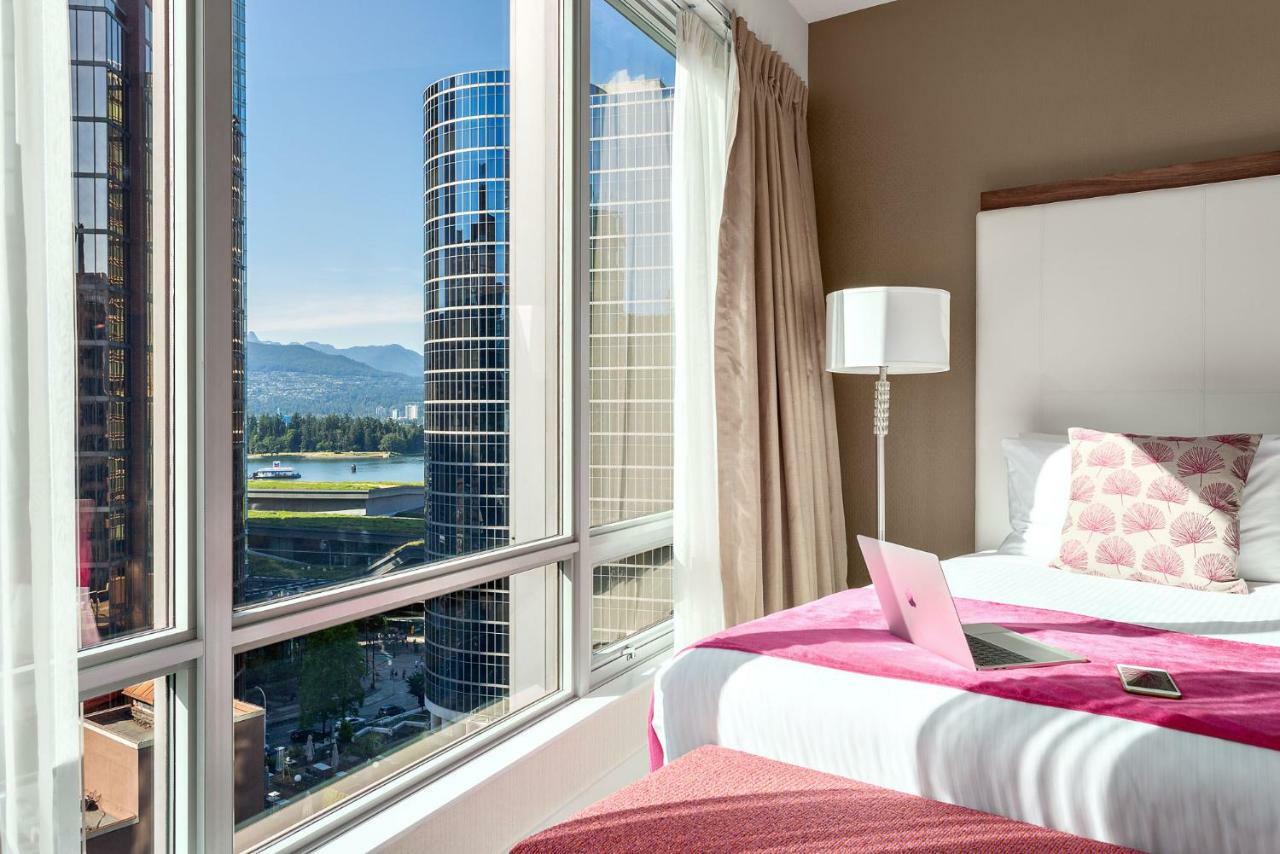 Auberge Vancouver Hotel Екстер'єр фото