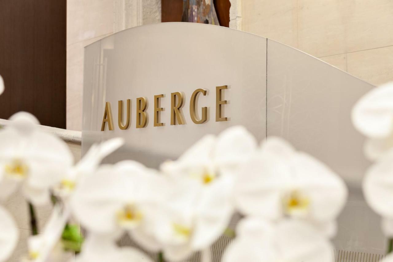 Auberge Vancouver Hotel Екстер'єр фото